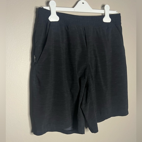 Lululemon athleisure shorts. Black. Size L - Picture 2 of 5
